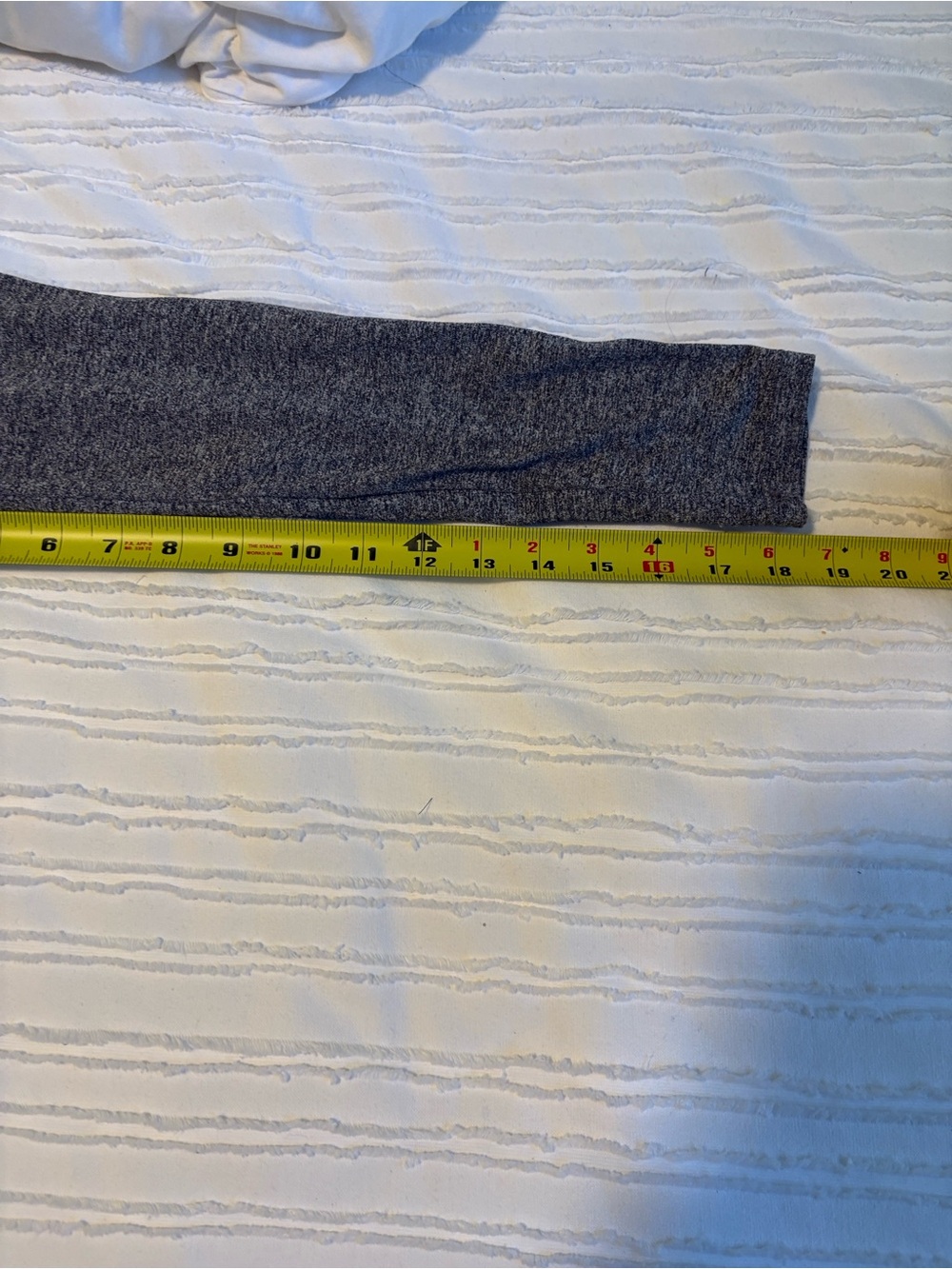 Lululemon License to Train Classic Fit Gray Long Sleeve Crewneck Top (size 4) - Picture 7 of 9